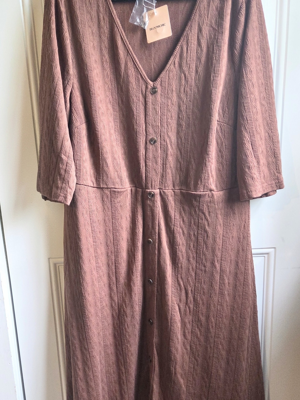 BloomChic Textured V-Neck Midi Dress in Rust Size 22/24 NWT